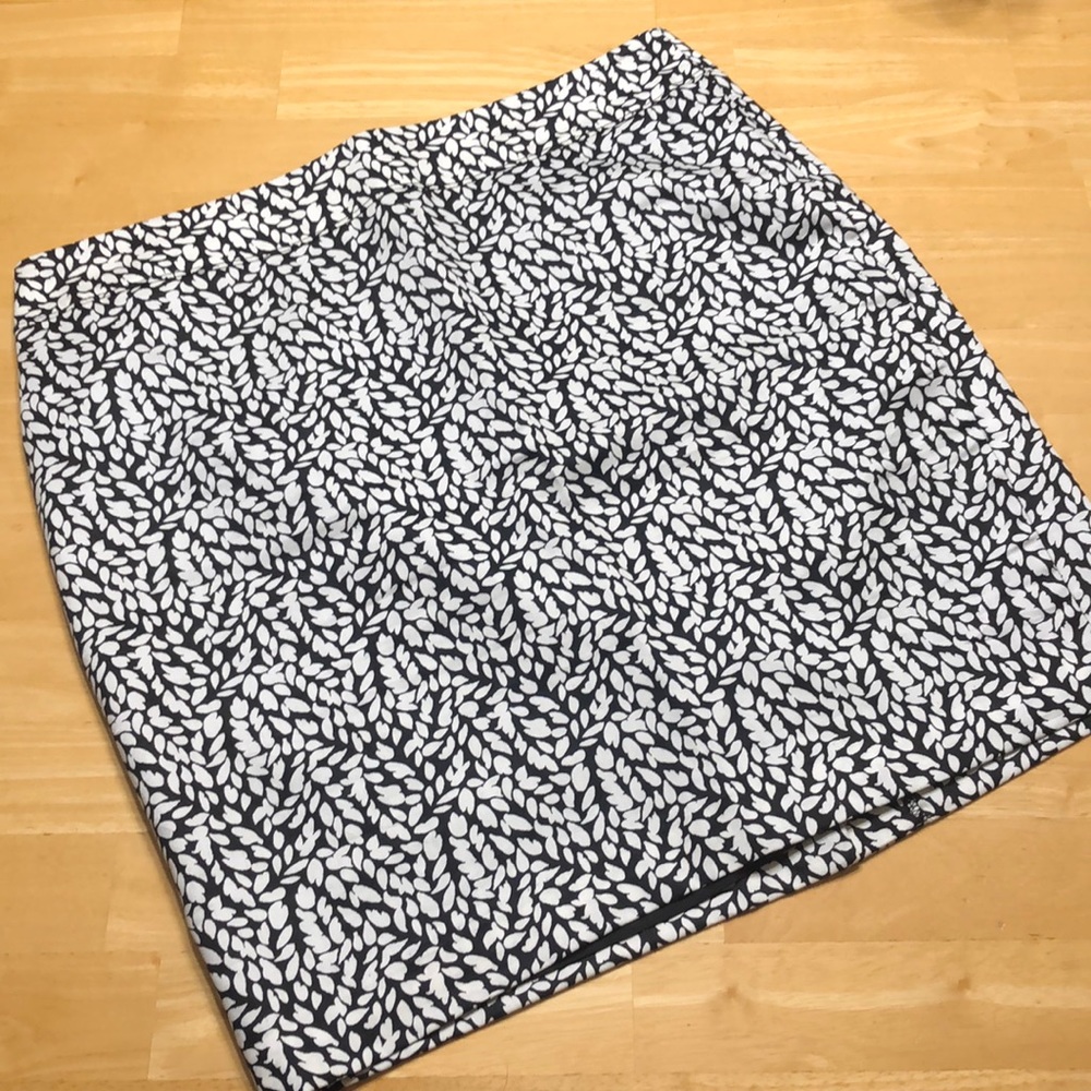 LOFT pencil skirt. Size 12P
